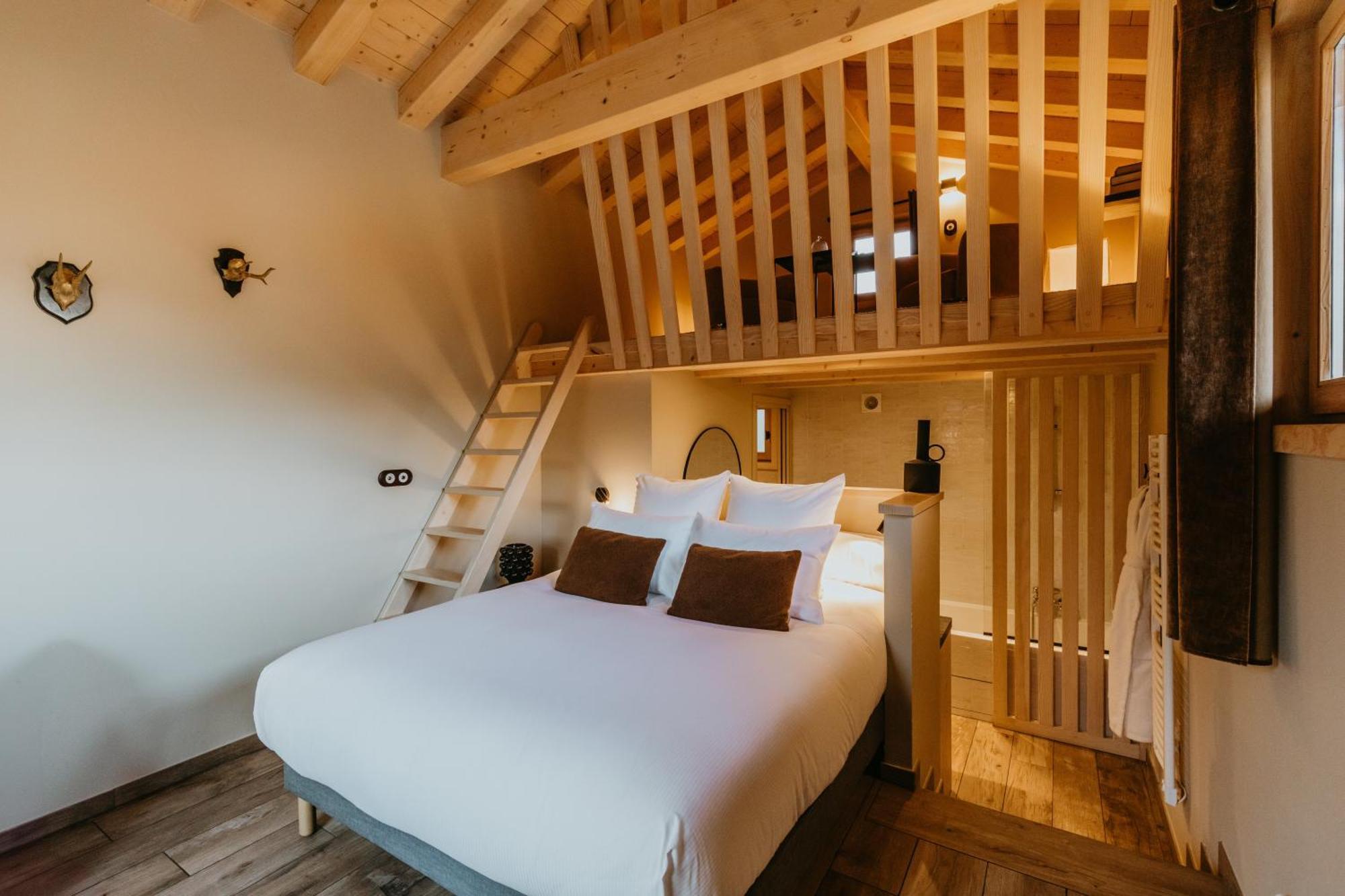 Restaurant La Ferme De Cupelin 4*